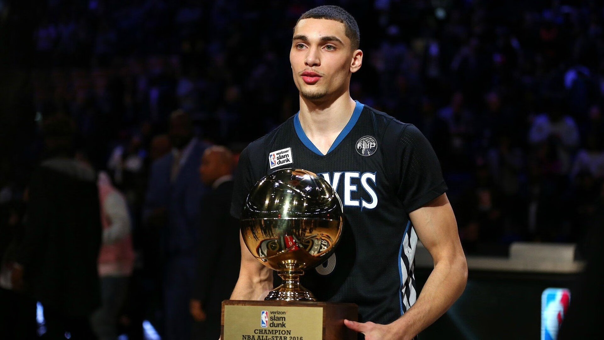 德罗赞单节风暴,火箭升空拉开老鹰,关键先生定义比赛