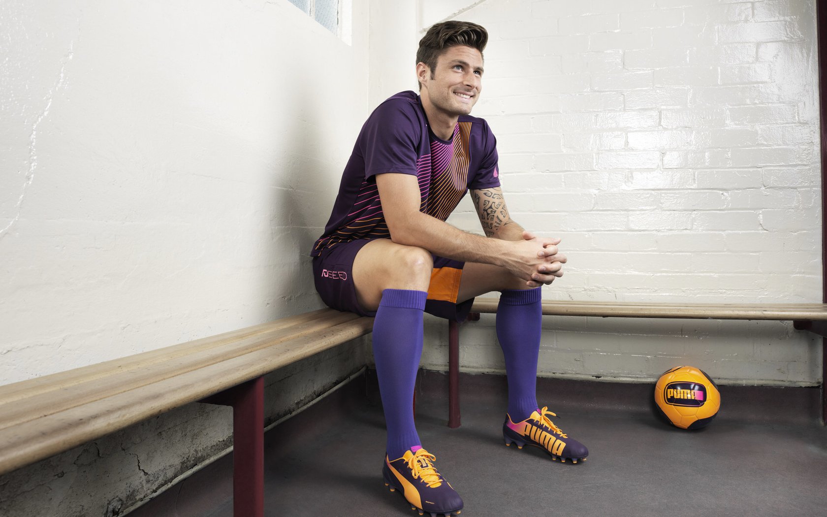 佛罗伦萨速胜中国,巴斯托尼成为关键先生,一场战术与文化的碰撞