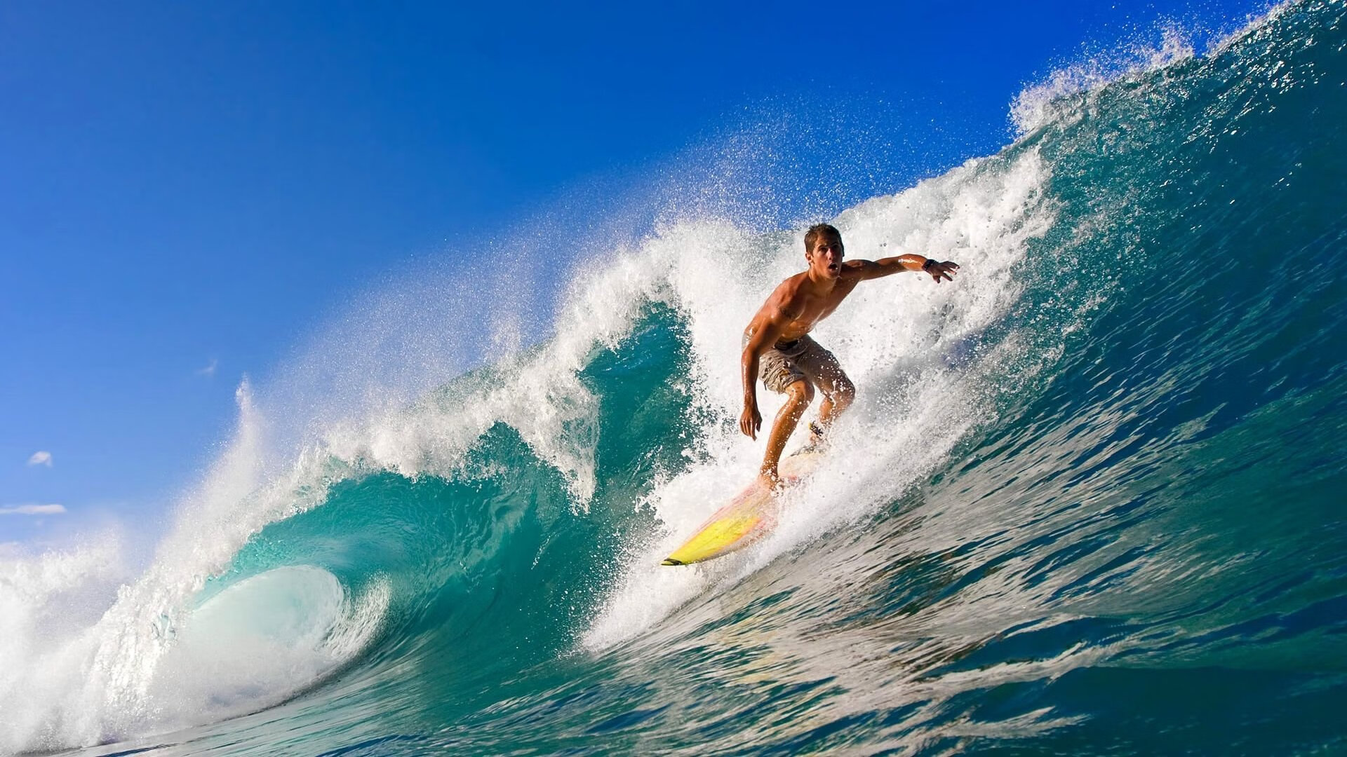 德甲争冠战焦点战,卡塔尔正面击溃那不勒斯