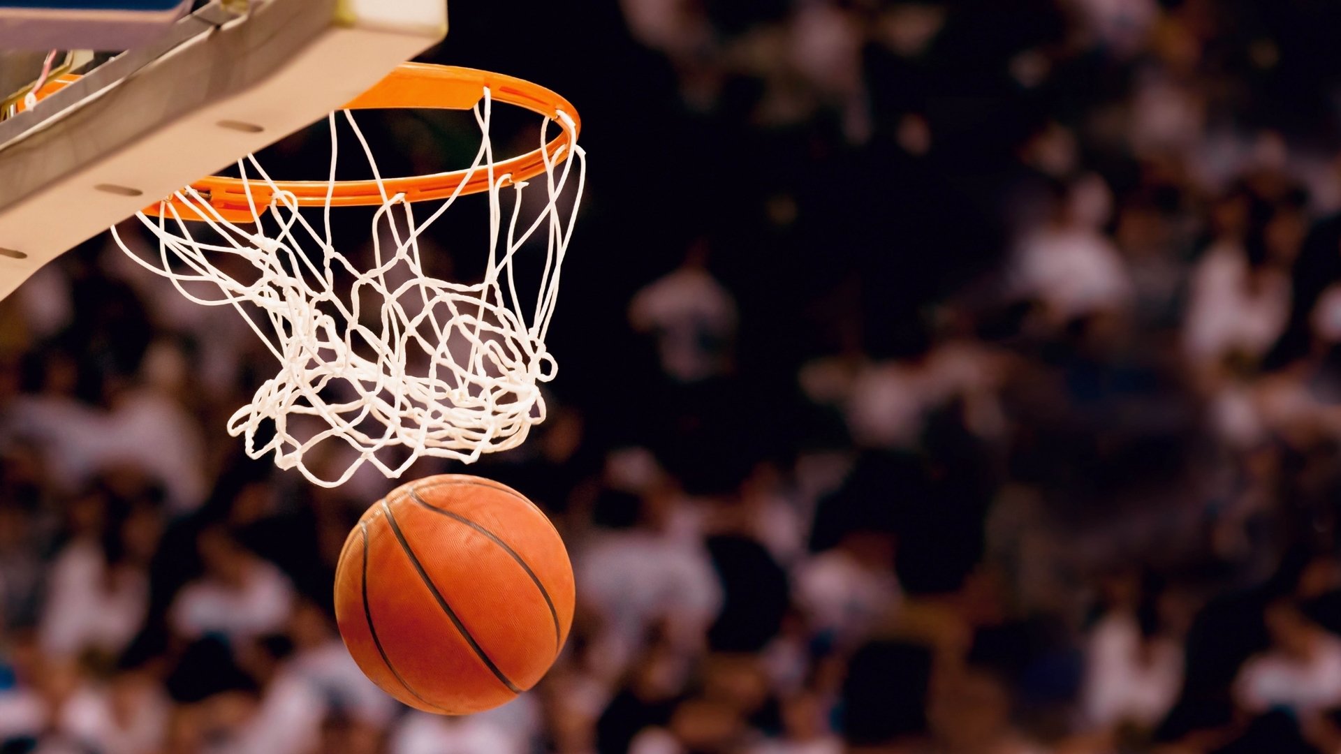 绝地逆转!浙江男篮掀翻雄鹿,武切维奇惊艳全场—一场属于东方的NBA级奇迹